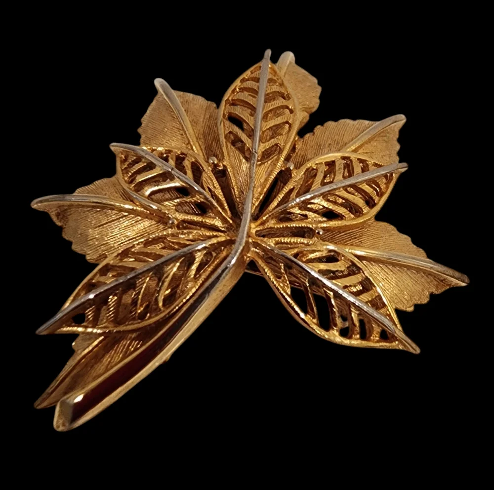 1950s vintage brooch pin leaf brooch gold tone unsigned 1950s fifties 50s